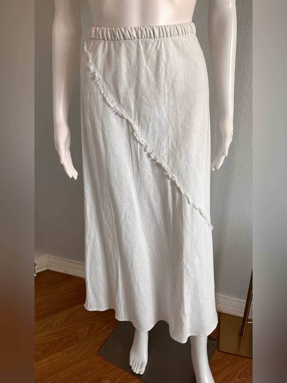 DKNY Women's White Linen Midi Skirt with Frayed Diagonal Detail